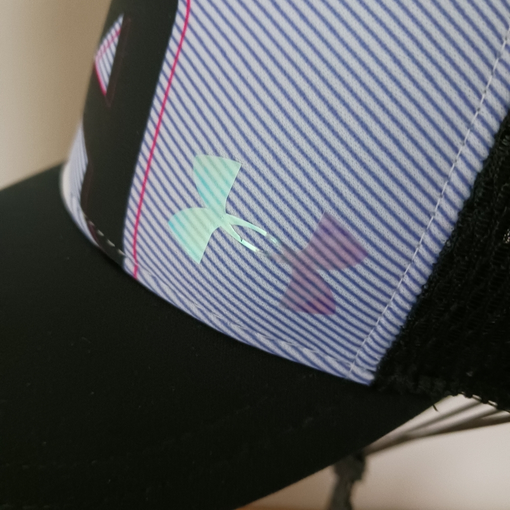 Under Armour Trucker Hat Youth Cap Black White Pink Holagram Logo Velcro Strap - Picture 3 of 9